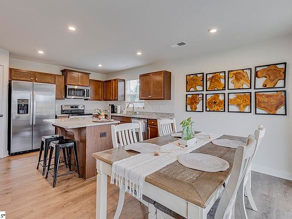 3rd image of 59 Timberwild Dr
