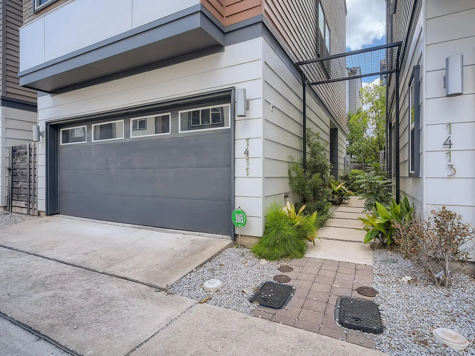 3 bed, 3.5 bath, 1717 sqft, $3,700 — Photo 3