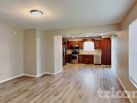 2nd image of 7629 Mansfield Way