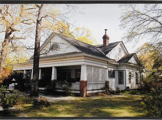 533 Carthage St, Cameron, NC 28326