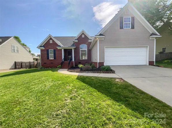 1712 Fernledge Dr, Clover, SC 29710