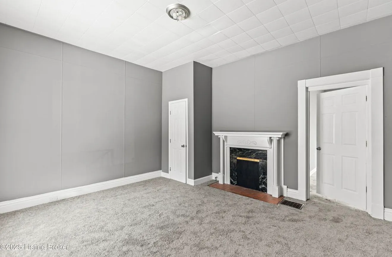 3 bed, 2014 sqft, $1,450 — Photo 2