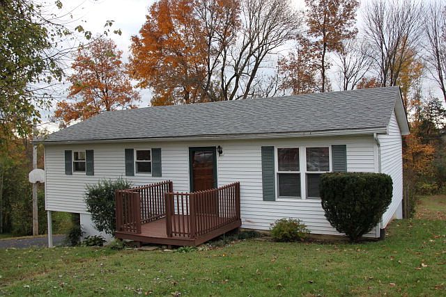 1st image of 124 Stewart Dr