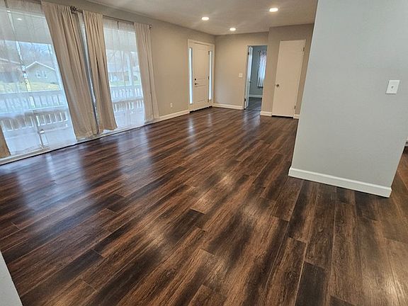 3rd image of 1539 Papillon Dr