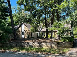858 Cedar Wood, Carmel, IN 46032