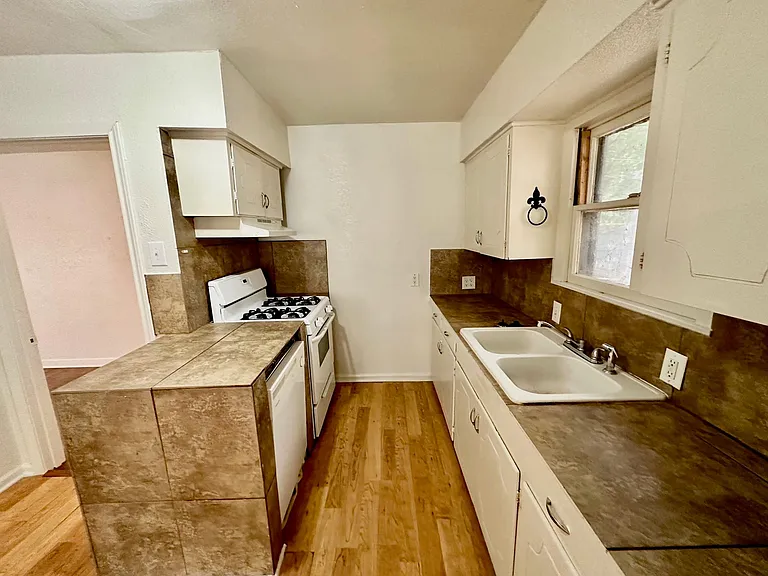 931 Cheatham St — Photo 12