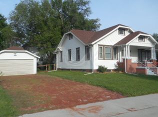 322 S 6th St, Osage City, KS 66523