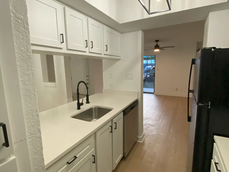 Townhollow Apartments