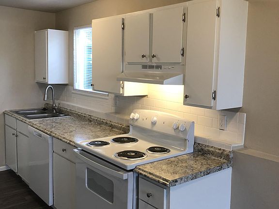 5th image of 1179 Cree Dr #2