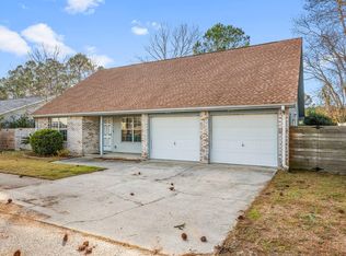 2 Macy Ln, Mary Esther, FL 32569