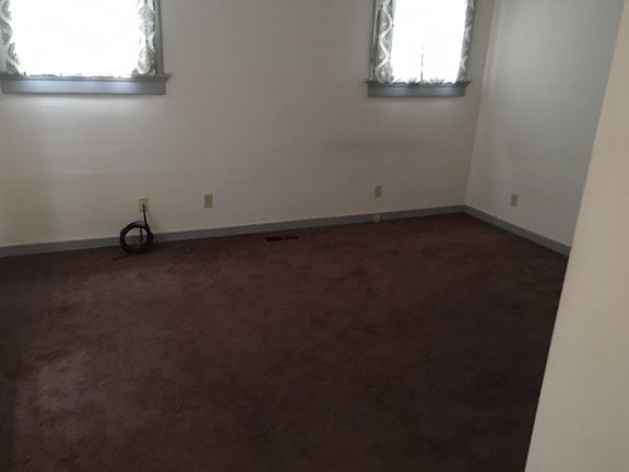 2nd image of 3327 N Main St