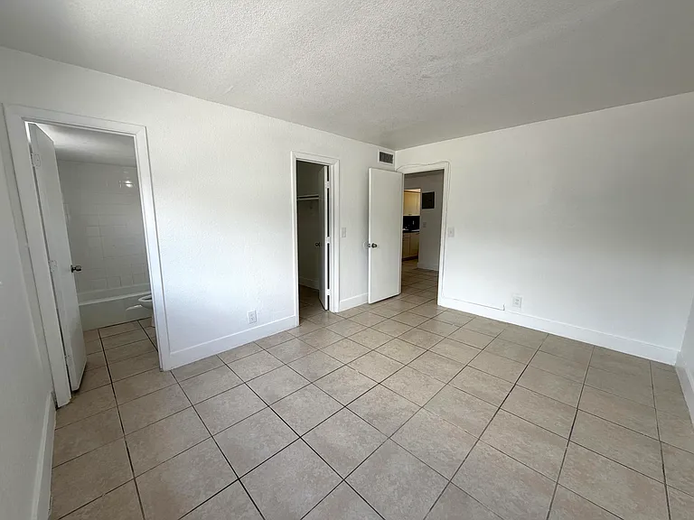 2127 Davie Blvd #115 — Photo 10