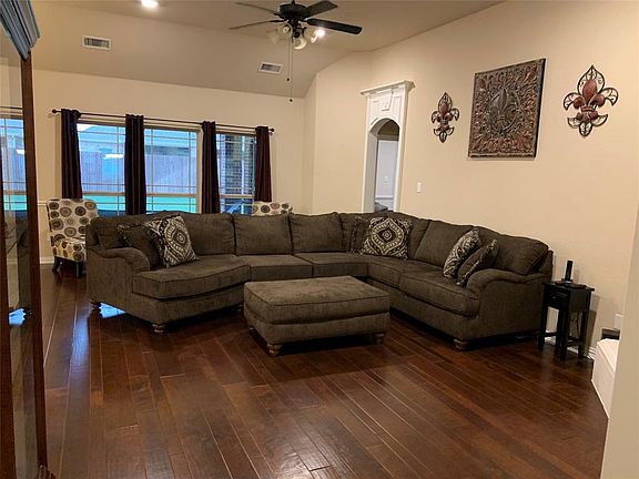 3rd image of 4505 Georgiana Ln
