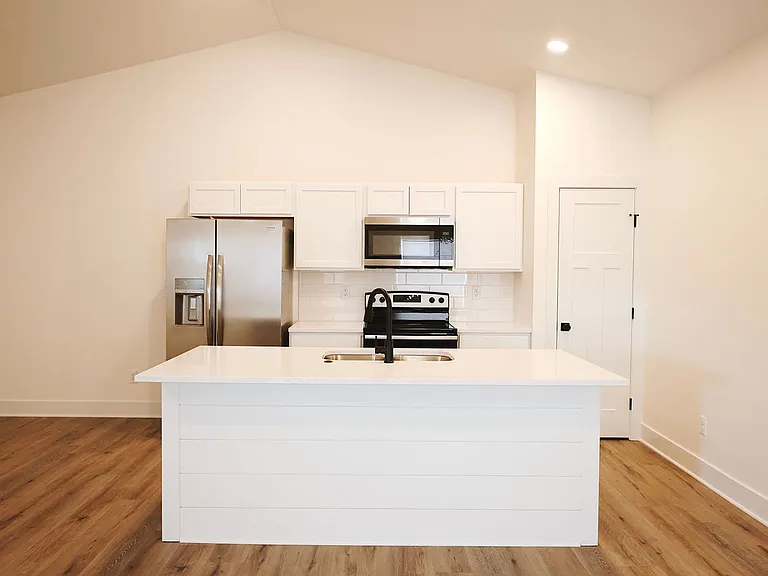 522 E Briarbrook Ln — Photo 4