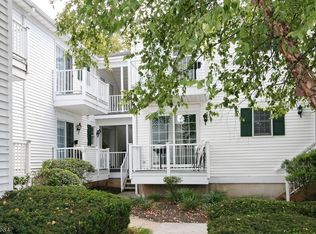 128 Smithfield Ct, Basking Ridge, NJ 07920