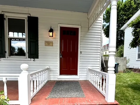135 W Oakland Ave, Doylestown, PA