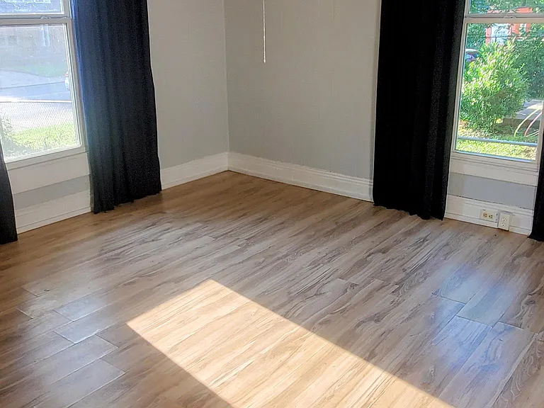 Front room or bedroom