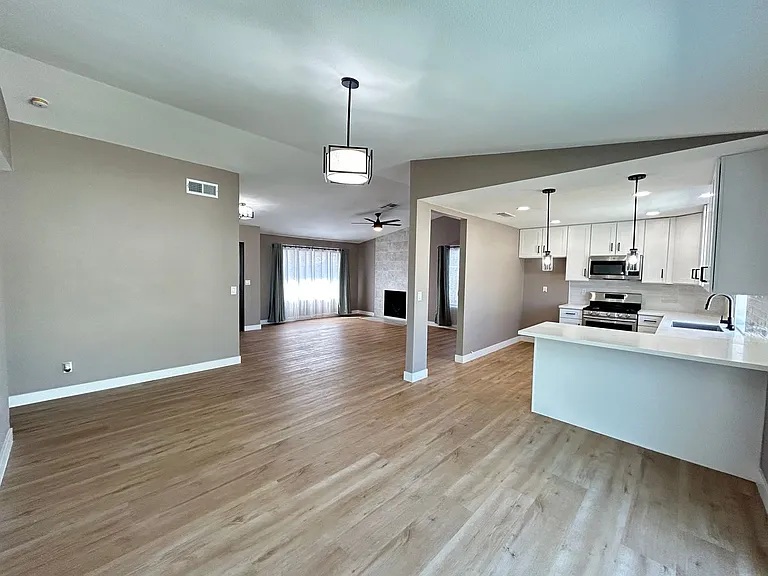 5682 E Monroe Ave — Photo 4