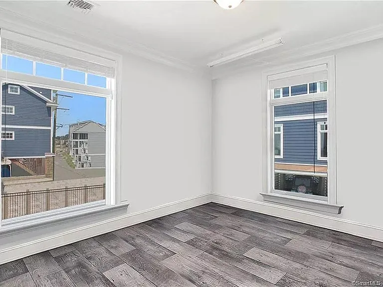 2155 Fairfield Beach Rd — Photo 9