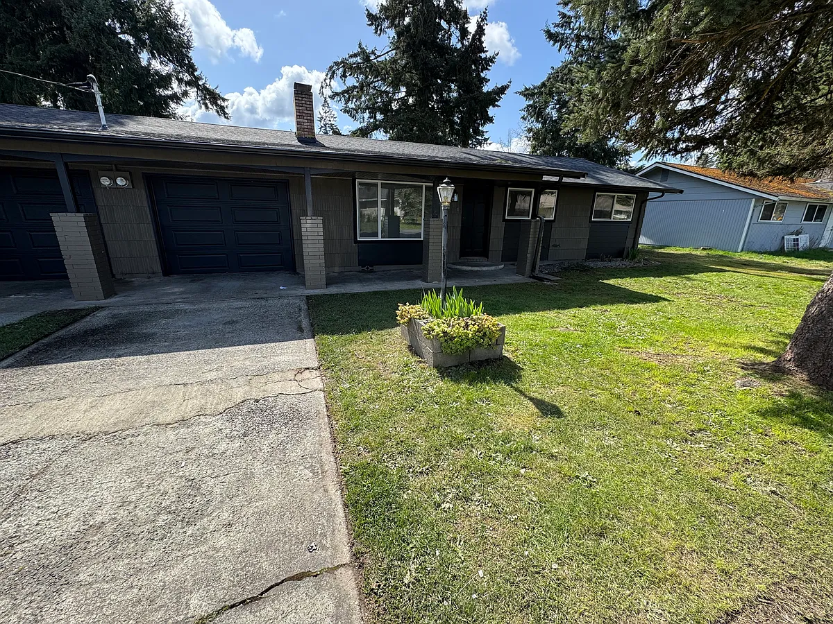 Building Photo - 7815 3rd Ave SE