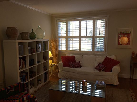 5th image of 33 W Locke Ln Unit 1