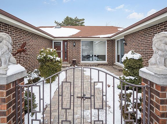 2nd image of 323 Basswood Dr