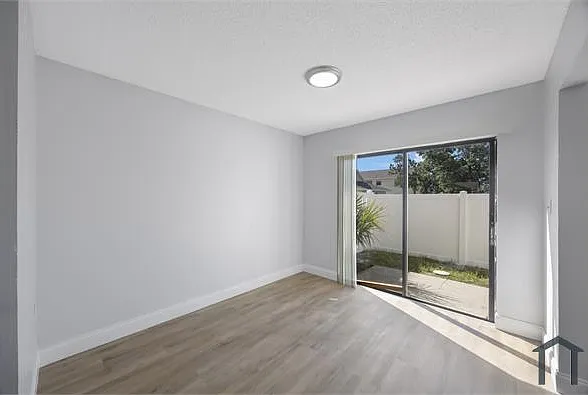 200 Westwood Ter N #198 — Photo 5
