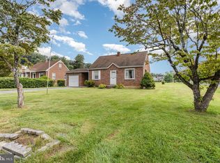 1469 Arbor Ln, York, PA 17406