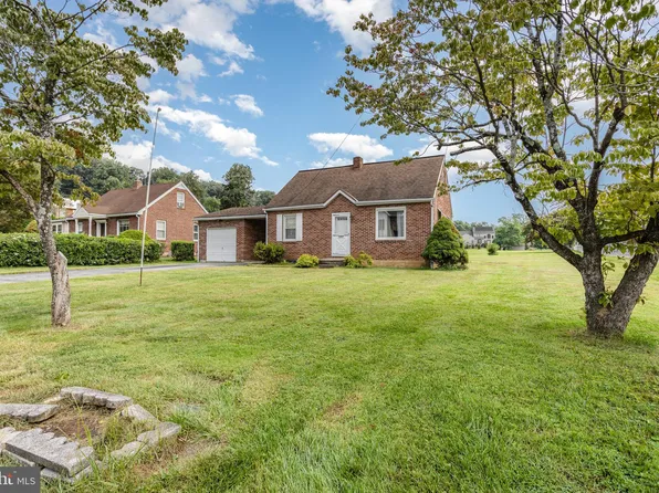 1469 Arbor Ln, York, PA 17406