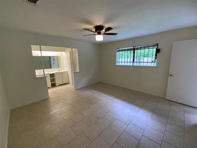 7710 Ashmole Ln — Photo 12
