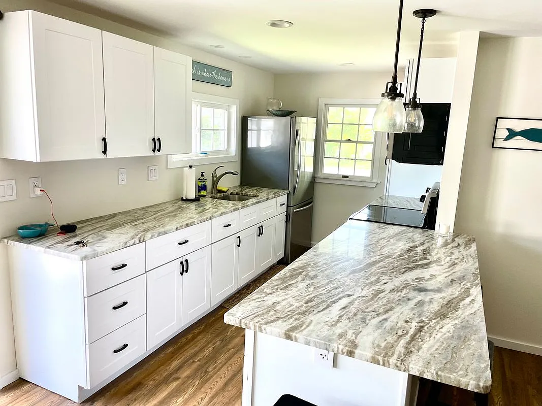 2 bed, 1.0 bath, 904 sqft, $2,650 — Photo 2
