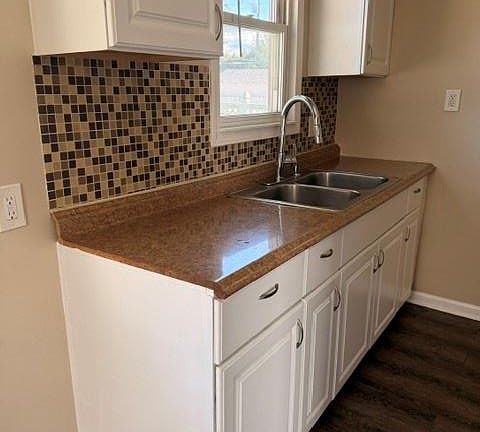 3rd image of 22034 Lambrecht Ave