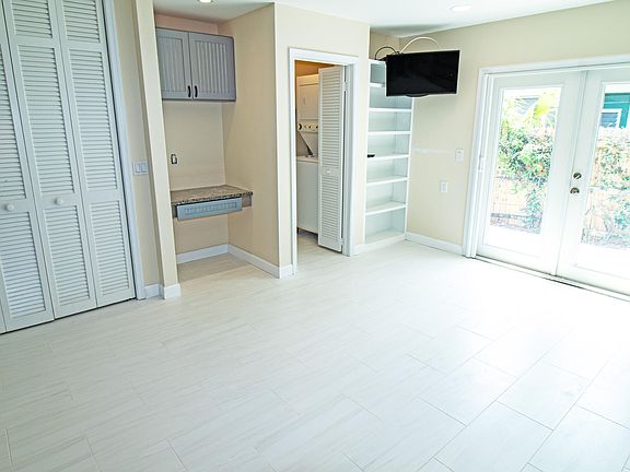 3rd image of 309 NE 7th Ave APT A