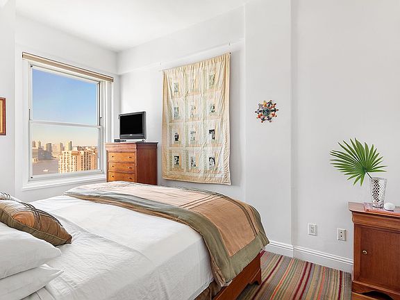 5th image of 88 Greenwich St APT 2901