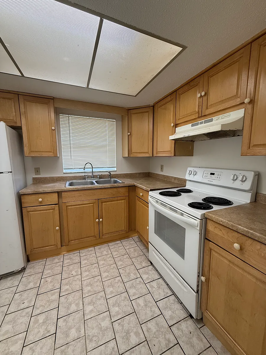 Building Photo - 1110 Amble Ln #1110