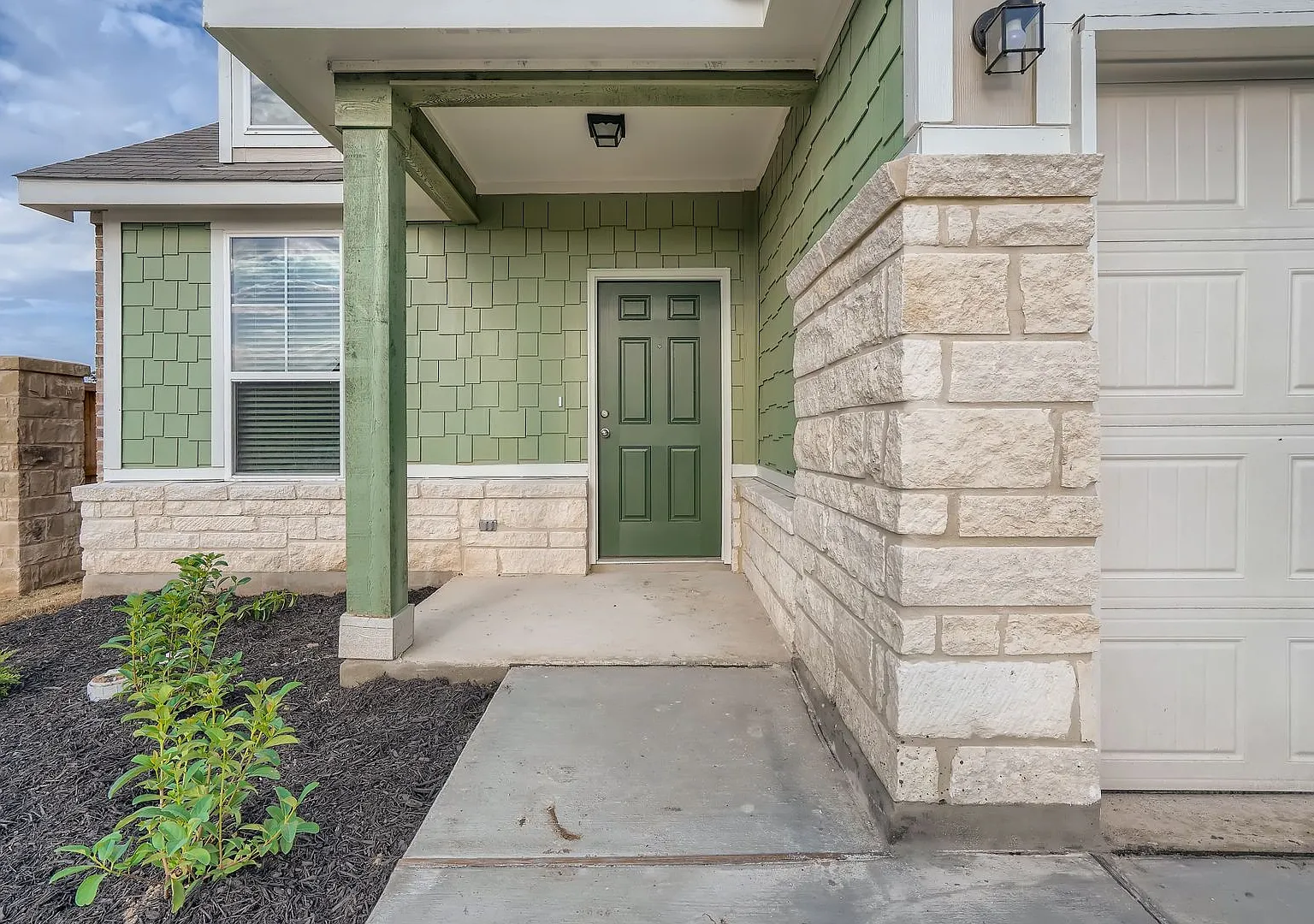 4br/2bath One-Story In Davis Ranch Subdivision — Photo 3