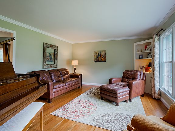 2nd image of 12936 Harney St
