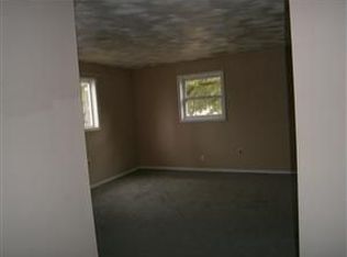 4569 Carnegie St, Wayne, MI 48184