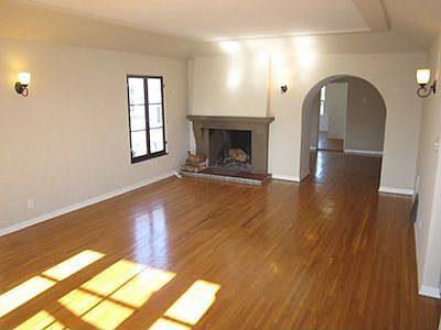 3rd image of 1109 S Hayworth Ave