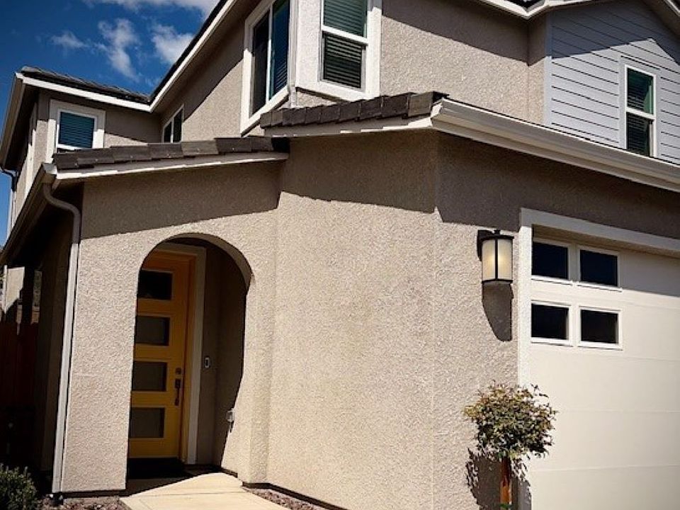 1st image of 1105 Encore Way W