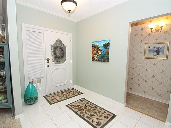 4th image of 233 S Shadowbay Blvd
