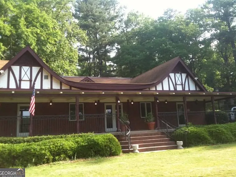 81 Hampshire Ct — Photo 46
