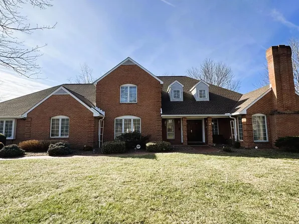 18903 Manchester Dr, Hagerstown, MD 21742