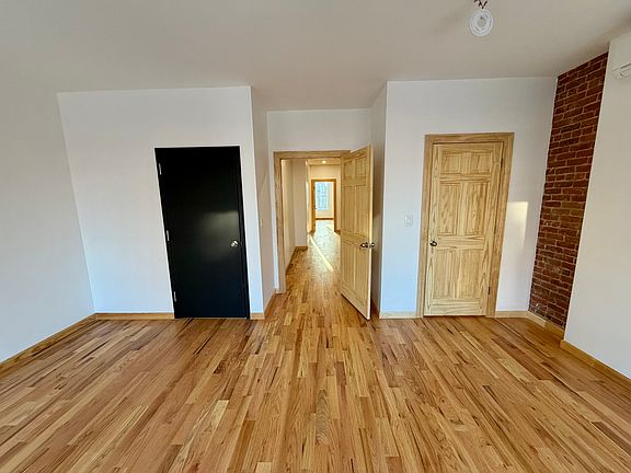 5th image of 663 Manhattan Ave #4