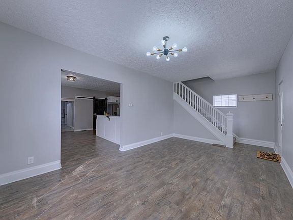 5th image of 137 Lincoln Ave