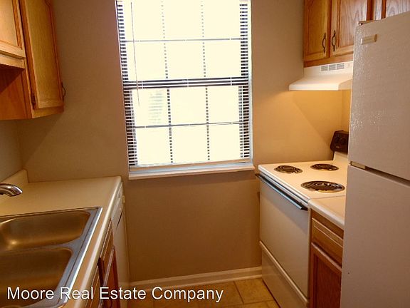 4th image of 1542 Diuguid Dr APT F