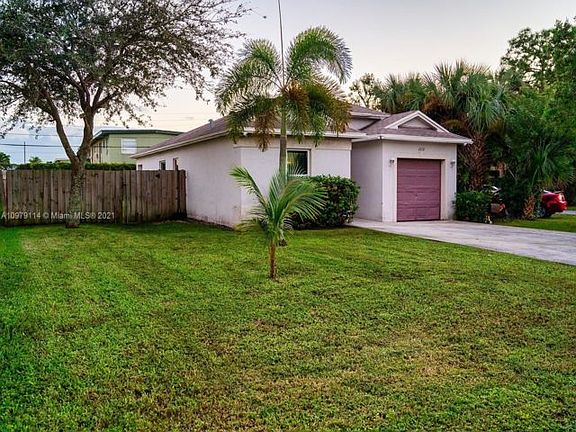 4th image of 2212 NW 9th Ct