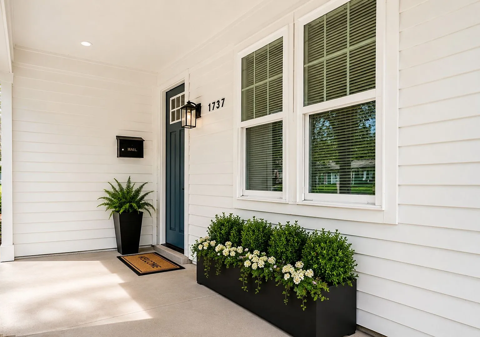 Charming 3-Bedroom Home in Memphis 1737 Euclid Ave — Photo 3