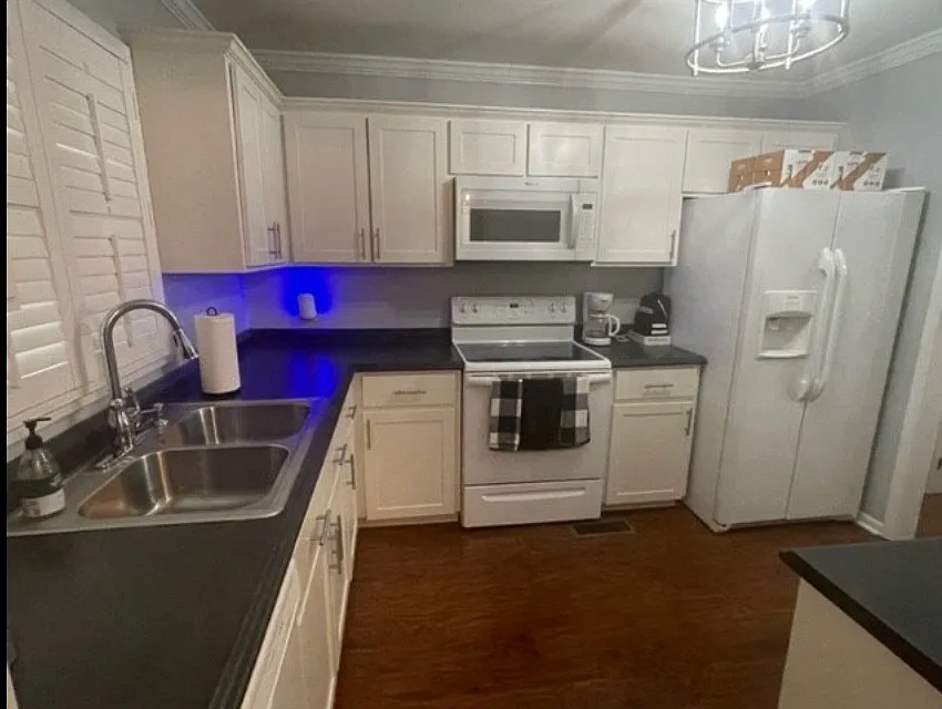 2 bed, 1272 sqft, $1,550 — Photo 2