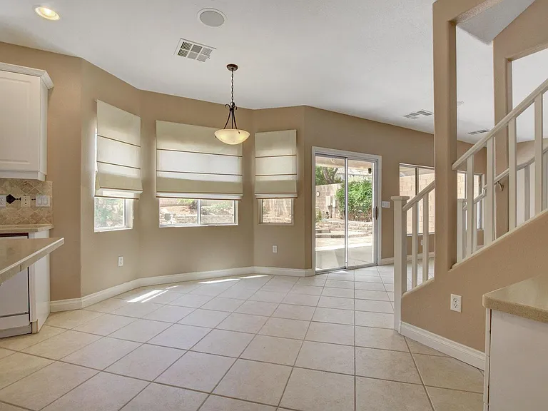 469 Annotto Bay St — Photo 14